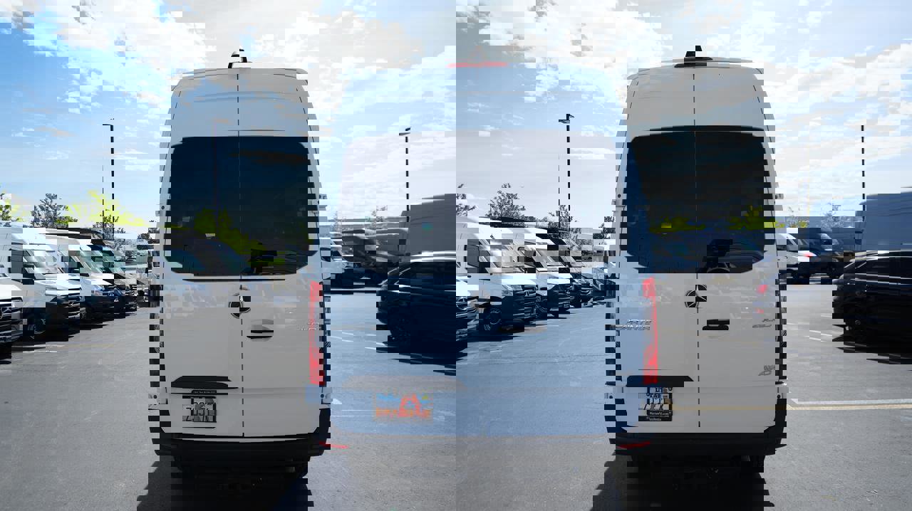 Used 2025 Mercedes-Benz Sprinter 2500 image 6