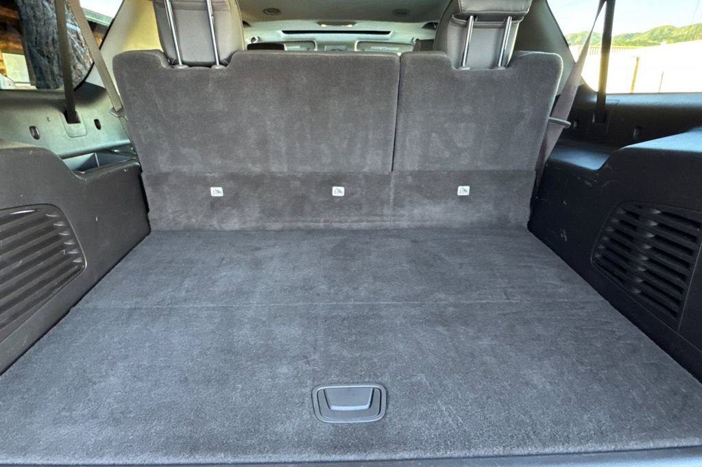 Used 2020 GMC Yukon XL Denali w/ Denali Premium Package image 18