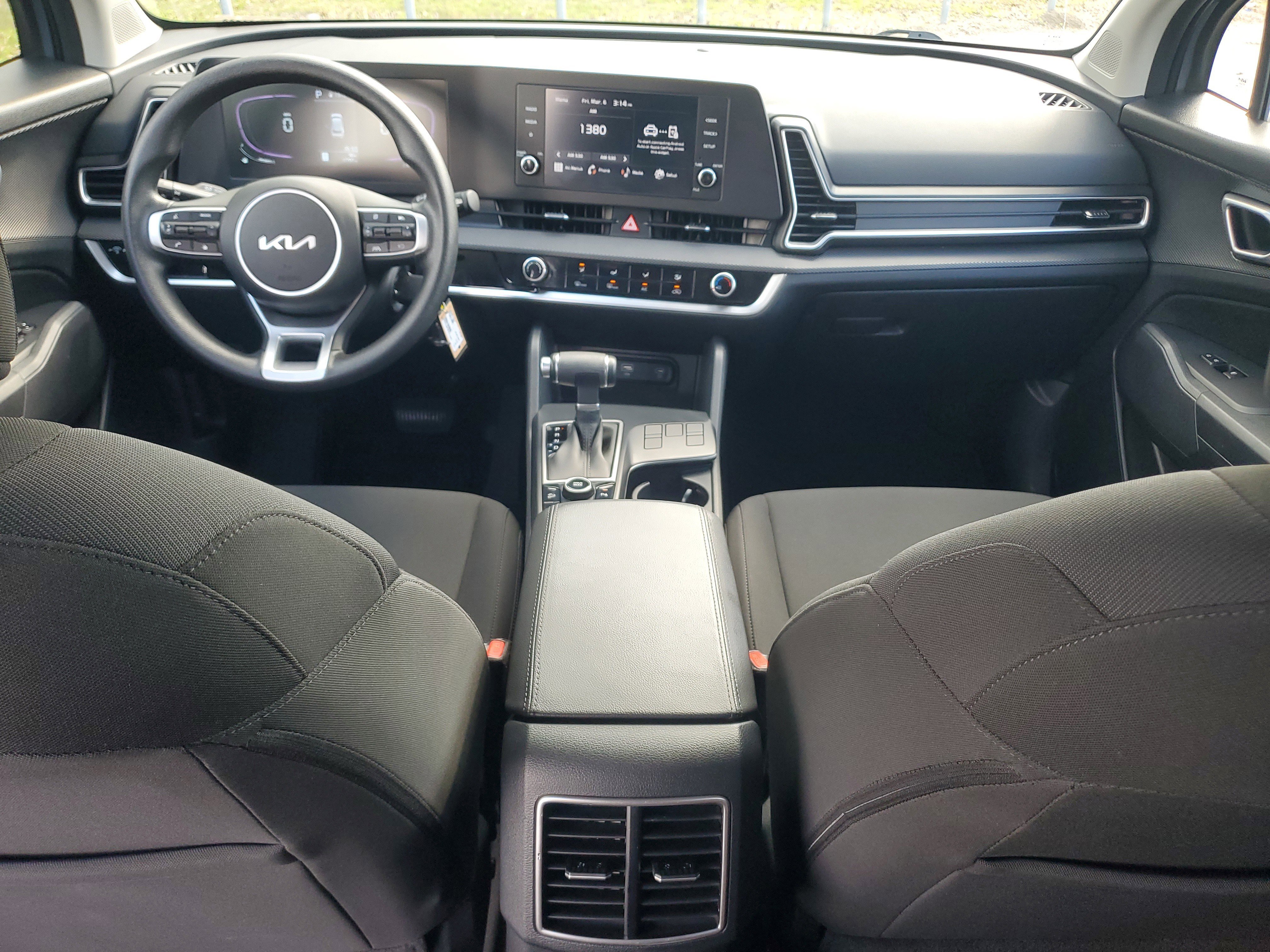 Used 2025 Kia Sportage LX FWD image 18