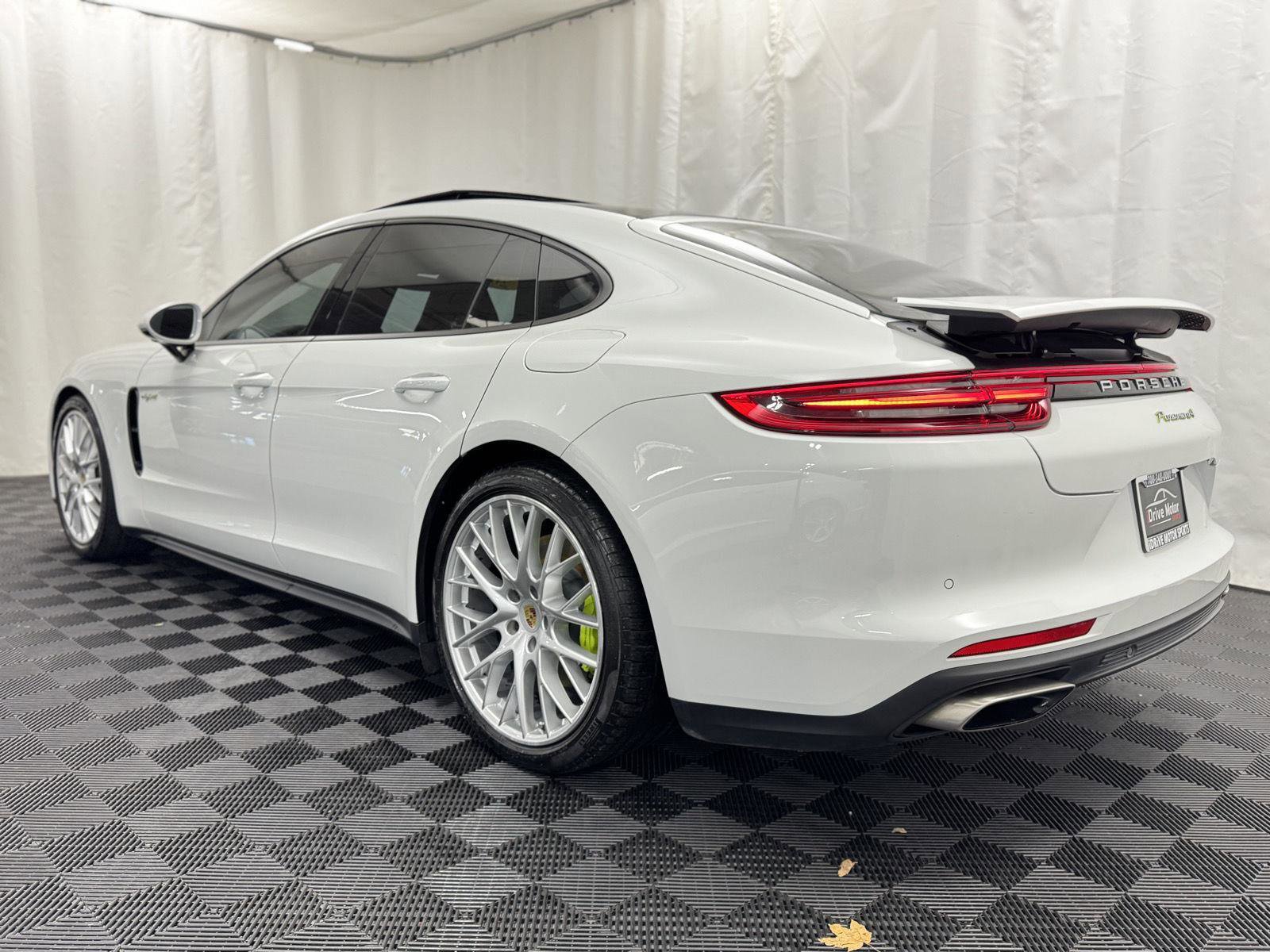 Used 2019 Porsche Panamera 4 image 4