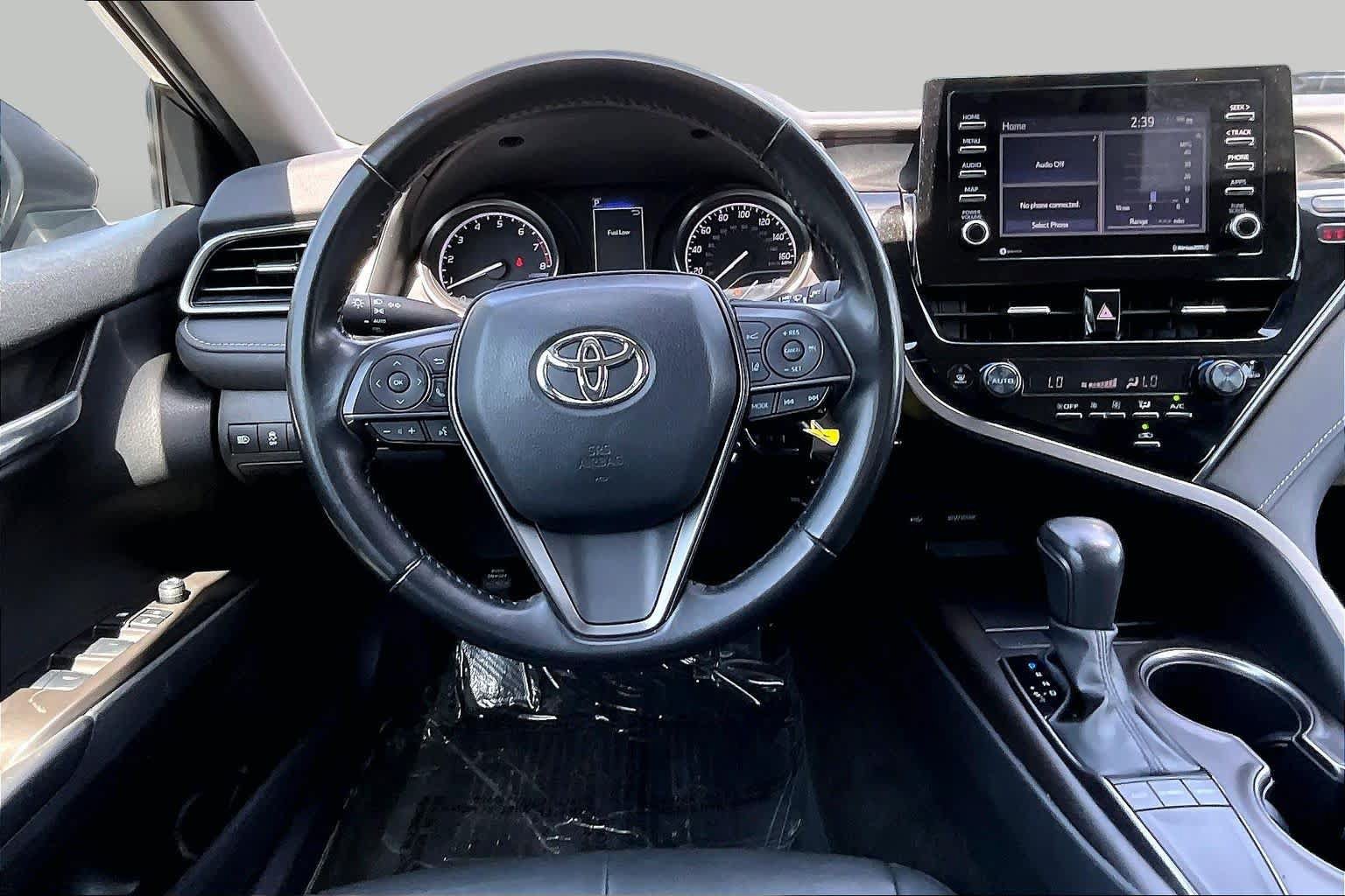 Used 2023 Toyota Camry SE FWD image 6