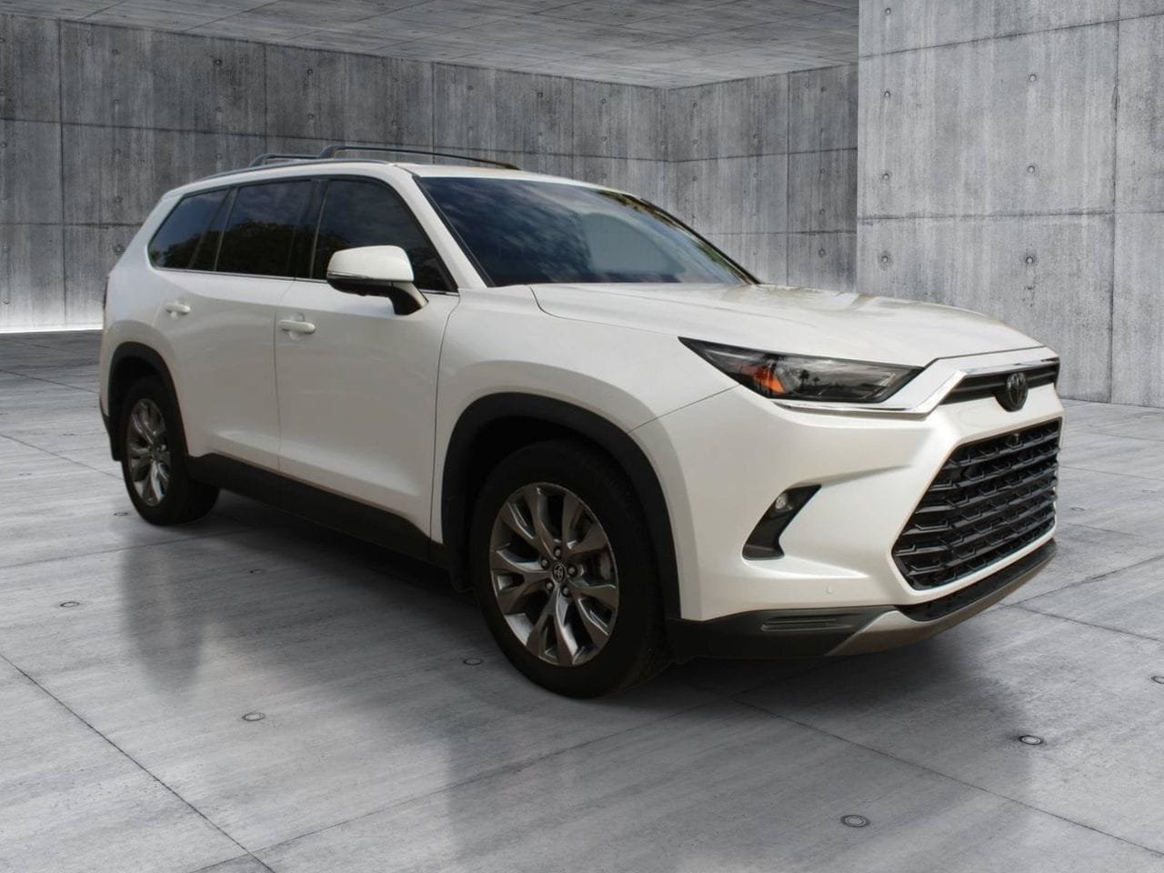 Used 2025 Toyota Grand Highlander FWD image 10