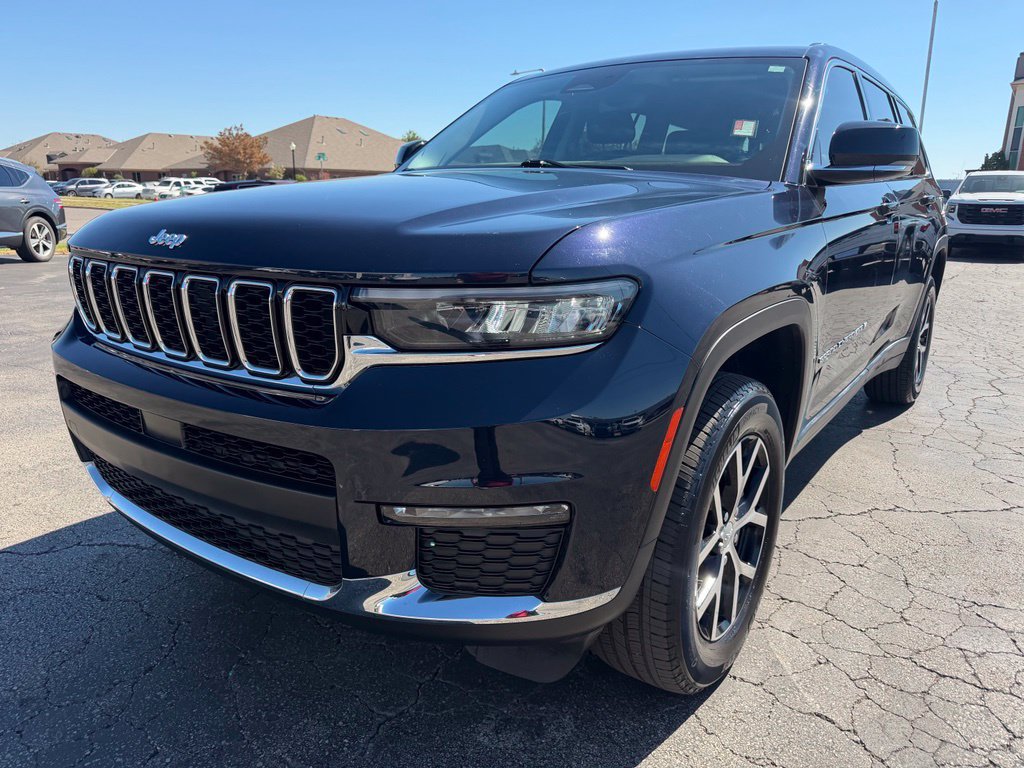 Used 2023 Jeep Grand Cherokee L Limited AWD/4WD image 10