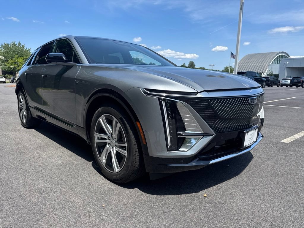 Used 2024 Cadillac Lyriq Tech w/ Driver Assist Package AWD/4WD image 7