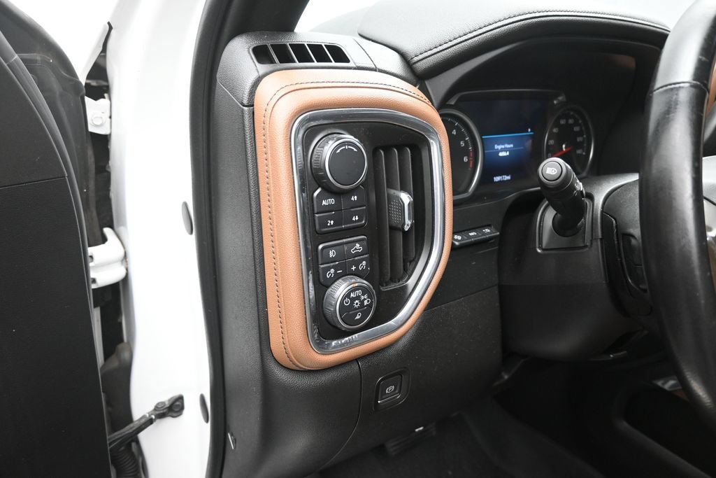 Used 2019 Chevrolet Silverado 1500 High Country w/ Technology Package AWD/4WD image 13