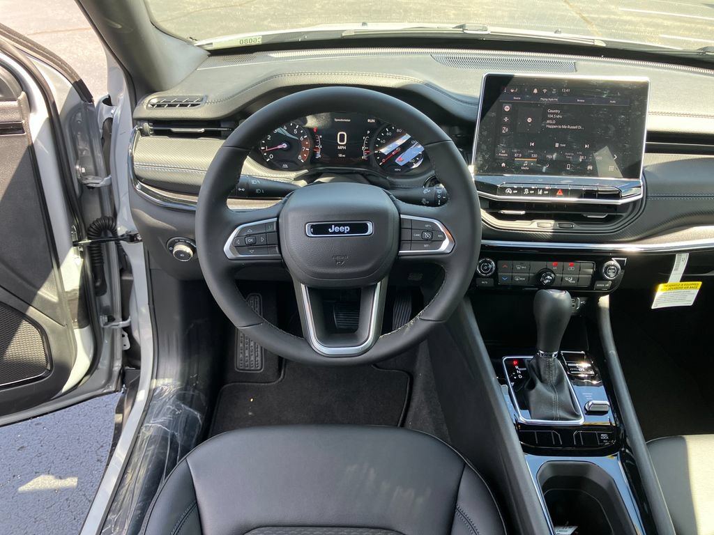 New 2026 Jeep Compass Latitude AWD/4WD image 16