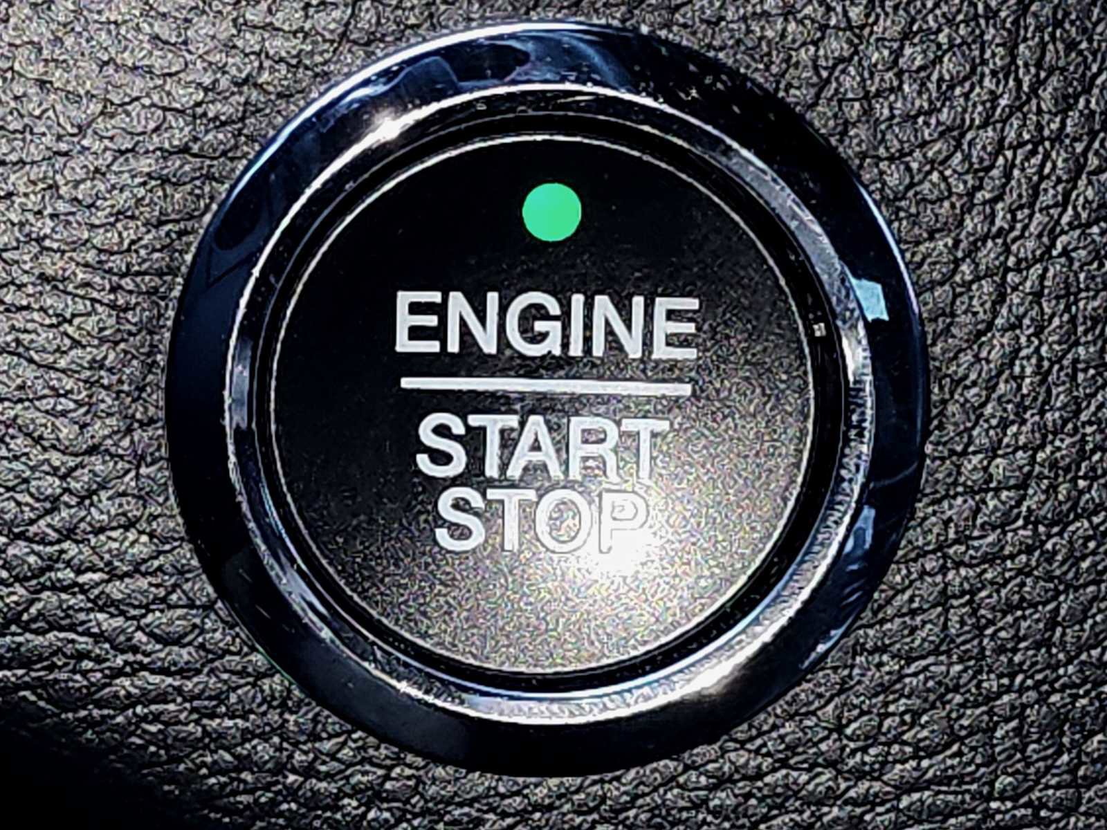 Used 2022 Ford Edge ST-Line w/ Class II Trailer Tow Package AWD/4WD image 24