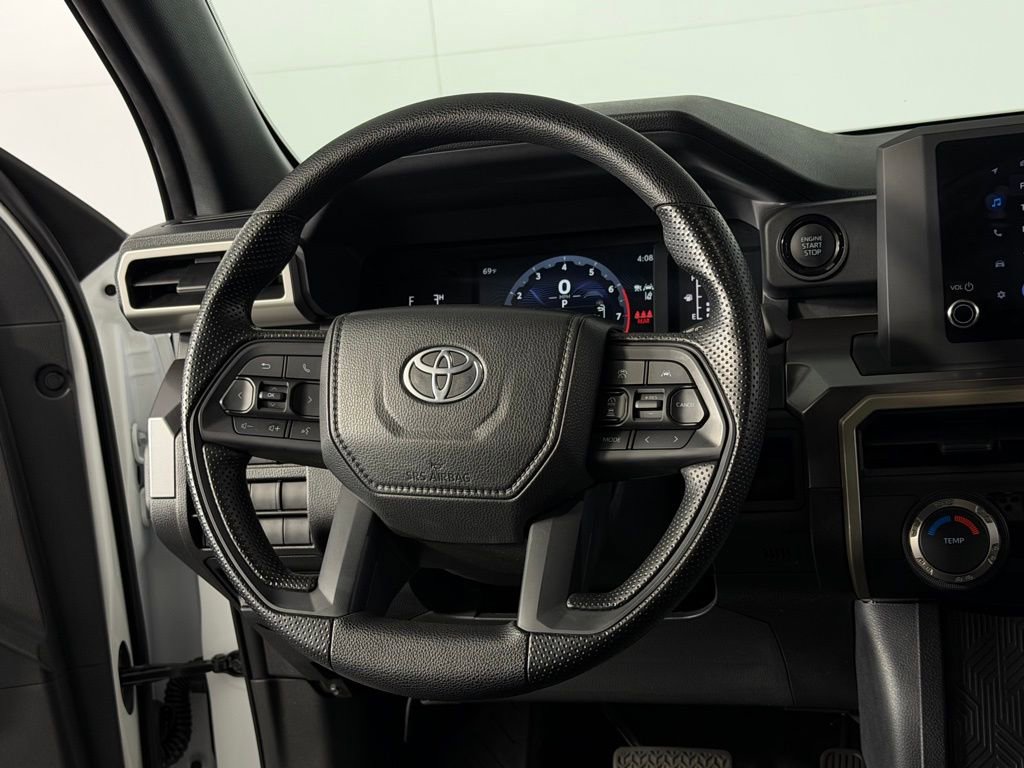 Used 2025 Toyota Tacoma SR5 AWD/4WD image 20