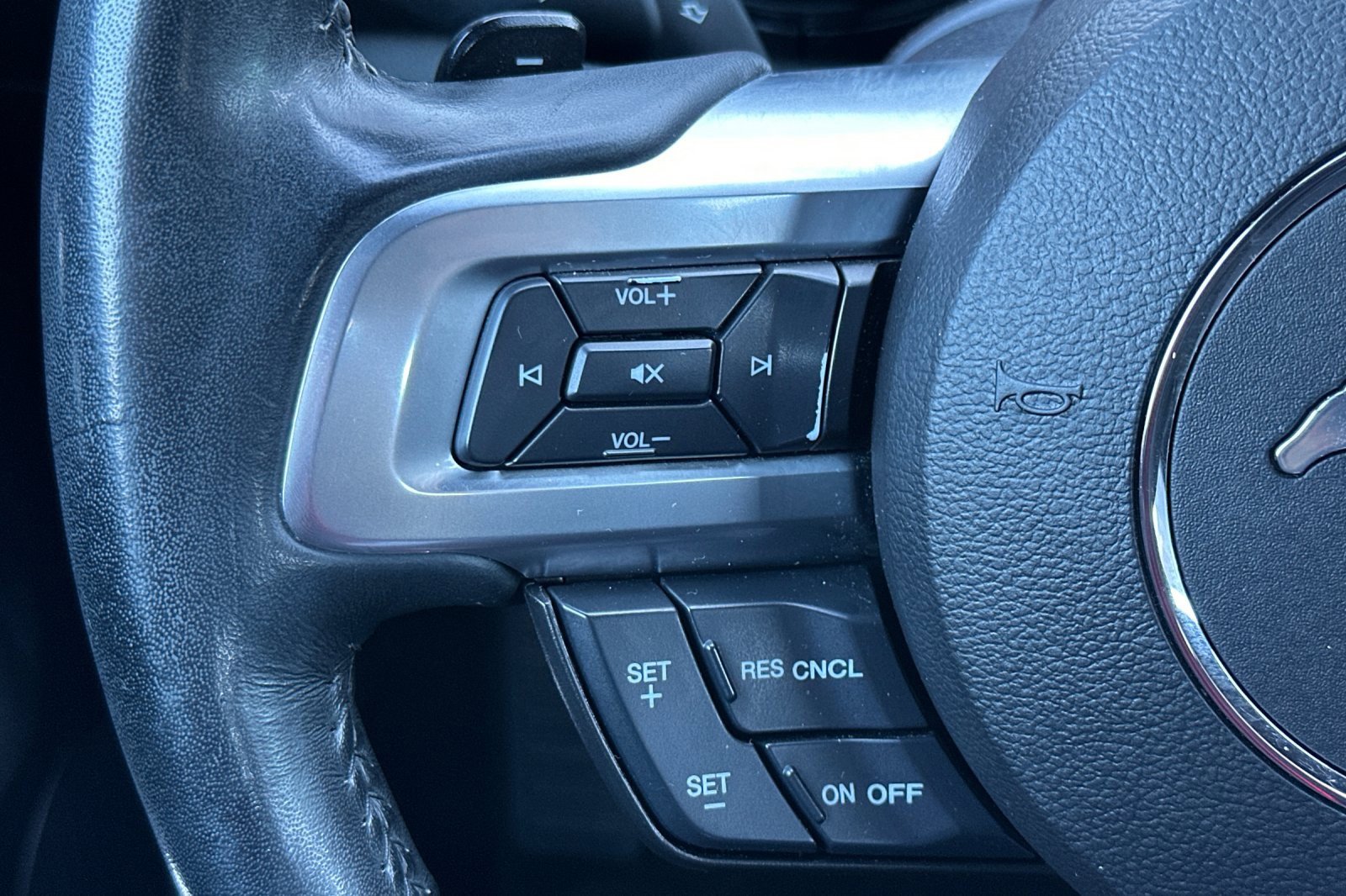 Used 2018 Ford Mustang EcoBoost image 24