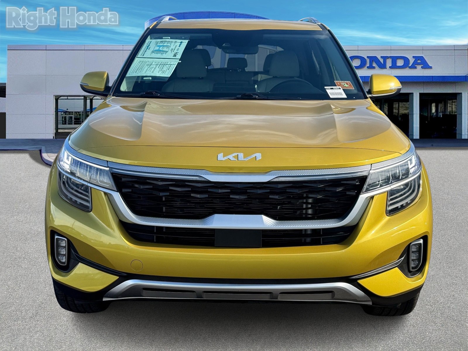 Used 2022 Kia Seltos SX w/ Sunroof Package image 5