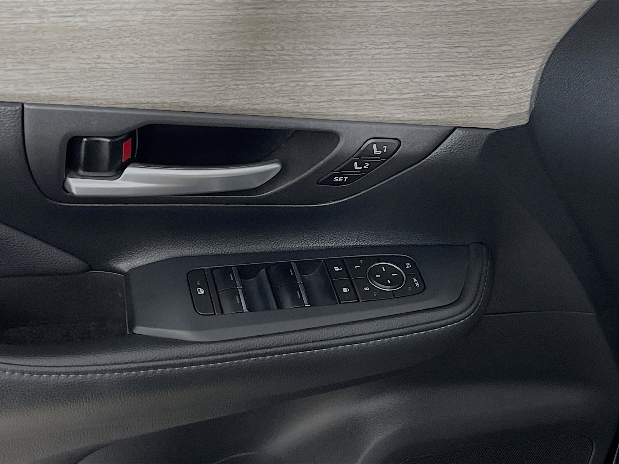 Used 2025 Toyota Grand Highlander AWD Hybrid image 17