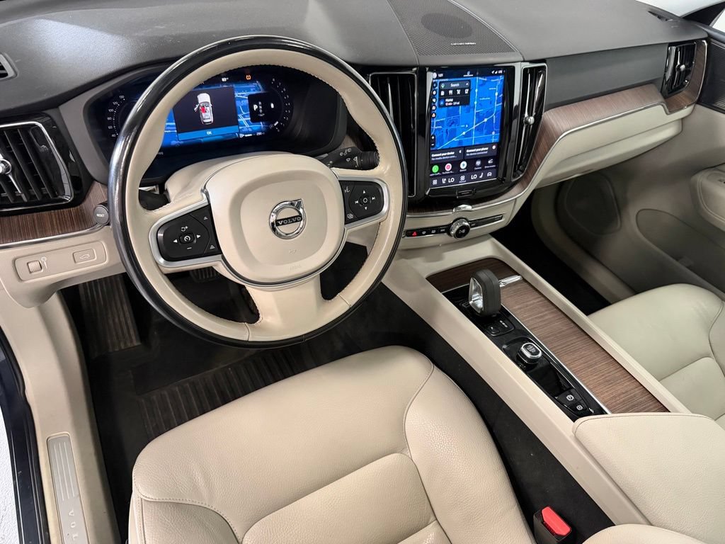 Used 2022 Volvo XC60 B5 Momentum w/ Climate Package AWD/4WD image 9