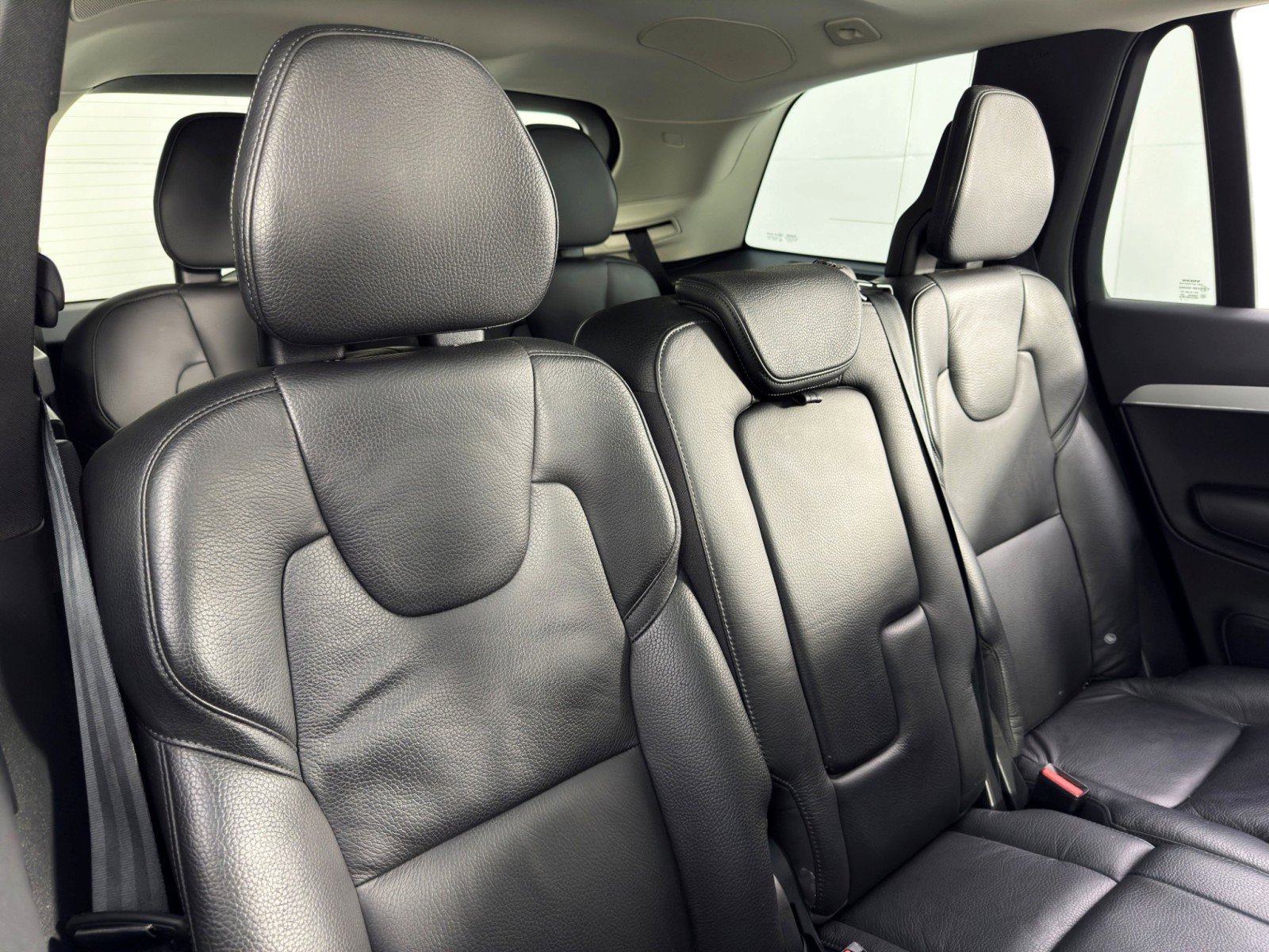 Used 2018 Volvo XC90 T8 Momentum w/ Convenience Package AWD/4WD image 39