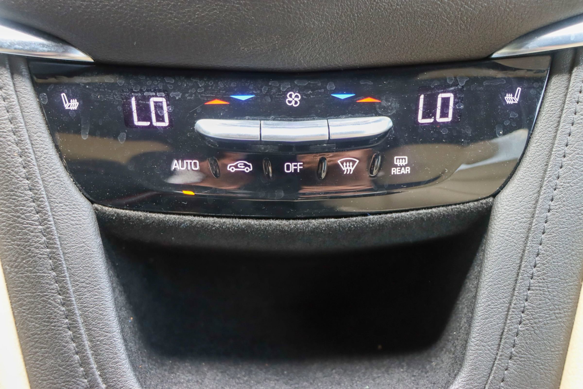 Used 2018 Cadillac XT5 Luxury w/ Driver Awareness Package FWD image 39