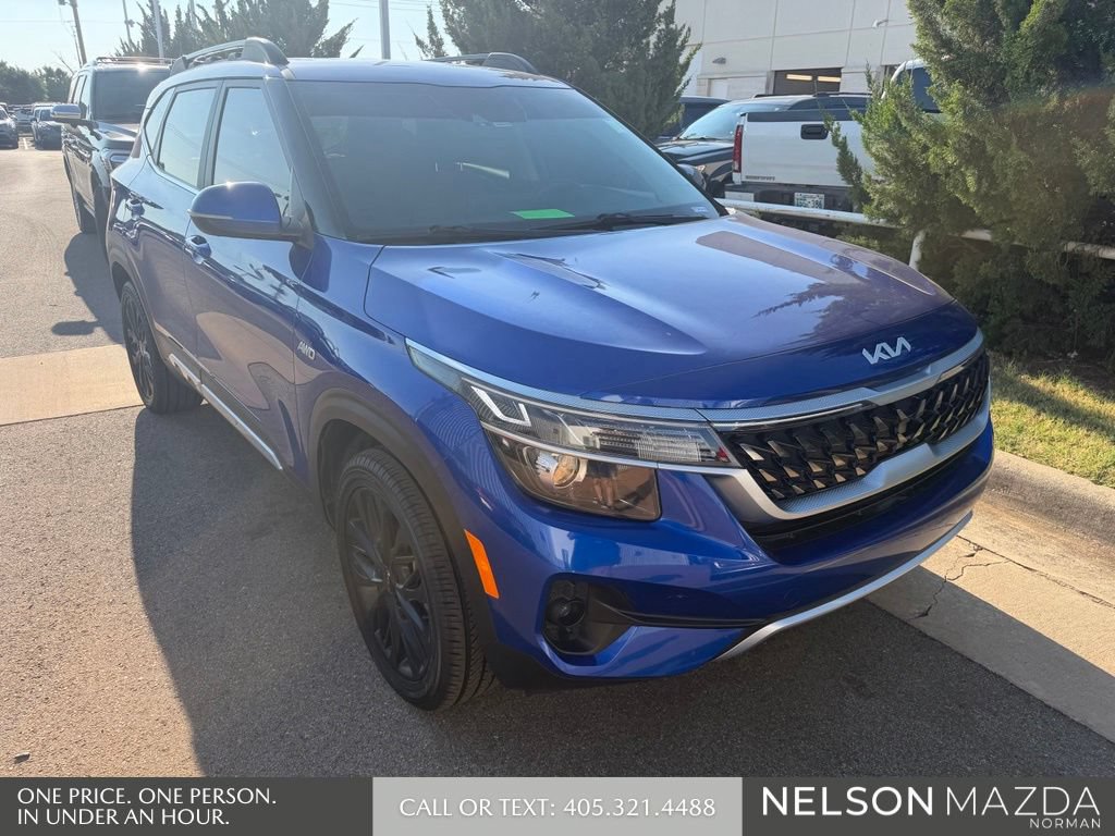 Used 2022 Kia Seltos Nightfall Edition AWD/4WD image 3