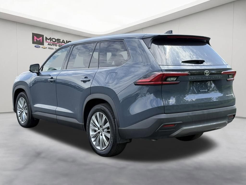 Used 2025 Toyota Grand Highlander AWD image 7