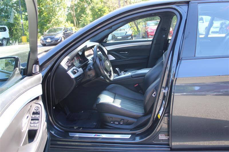 Used 2013 BMW M5 RWD image 10