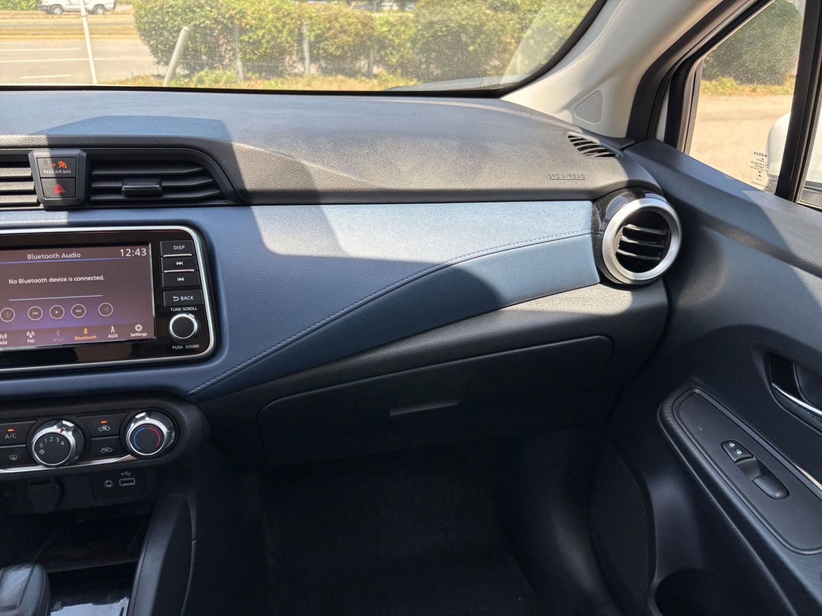 Used 2025 Nissan Versa SV FWD image 33