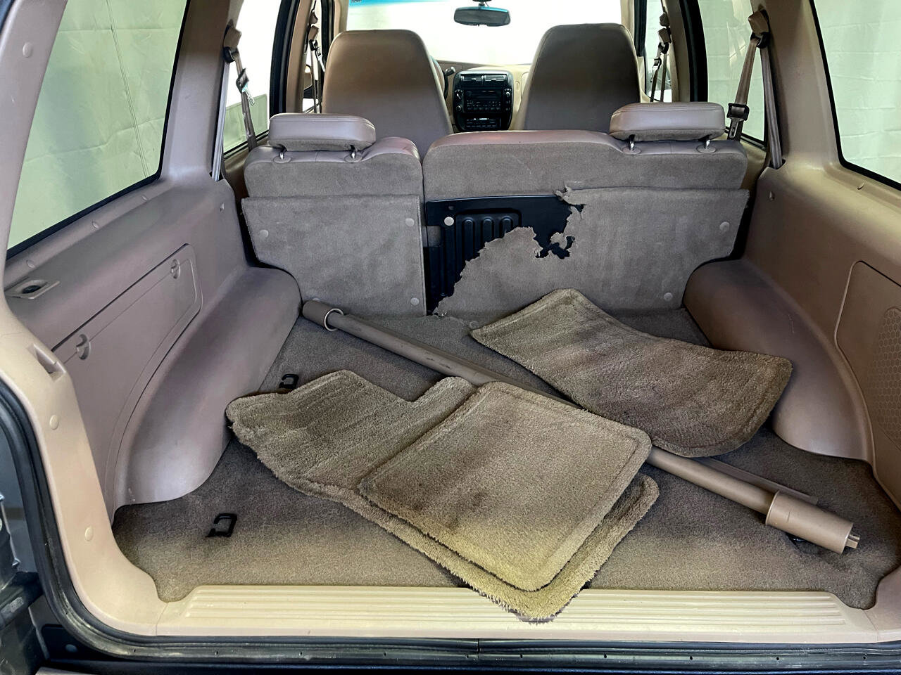 Used 2000 Ford Explorer Eddie Bauer image 19