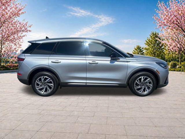 Used 2023 Lincoln Corsair AWD image 9