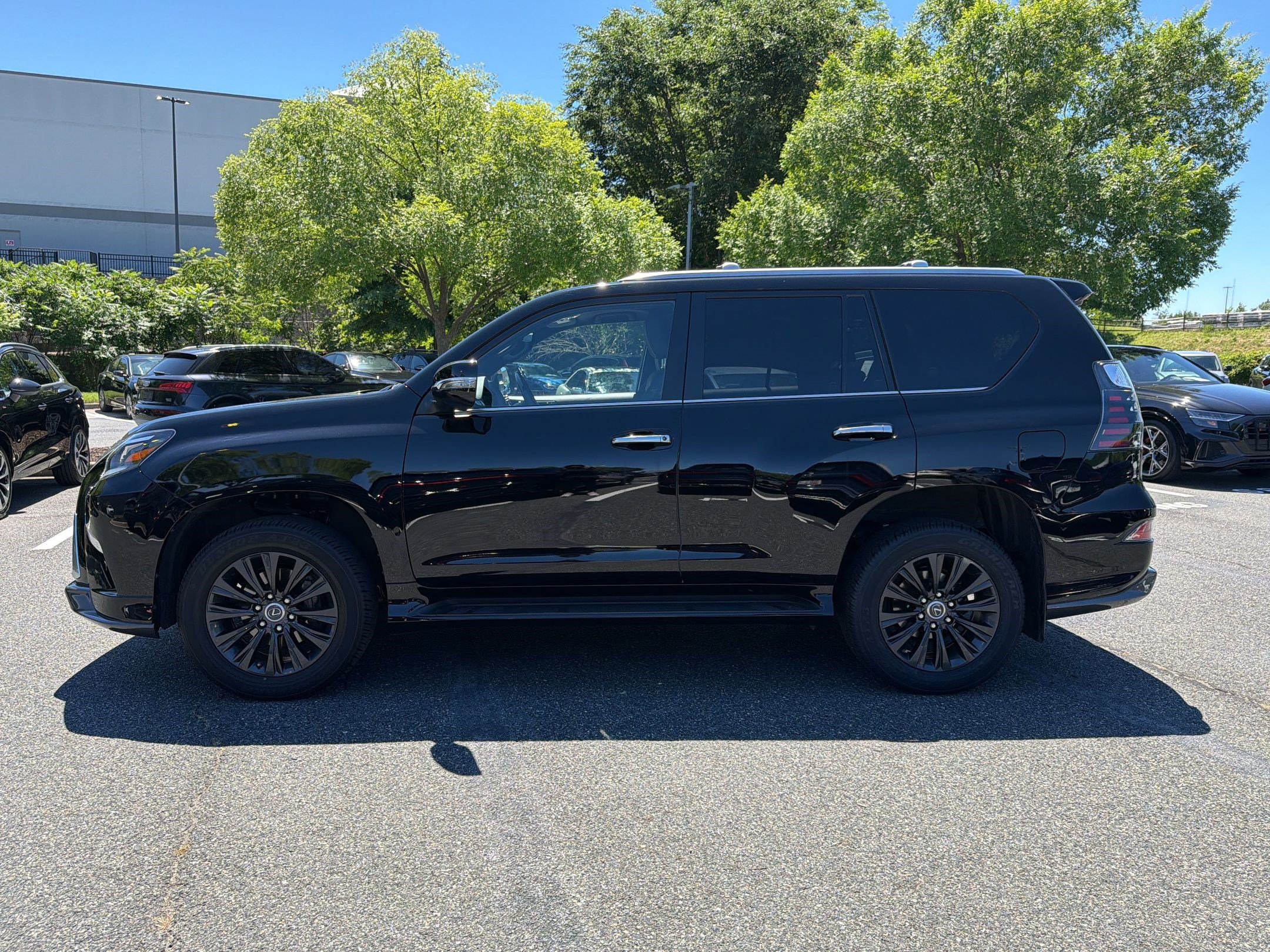 Used 2023 Lexus GX 460 Premium AWD/4WD image 2