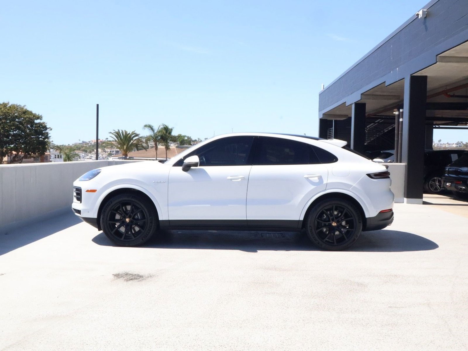 Certified 2025 Porsche Cayenne E-Hybrid Coupe AWD/4WD image 2