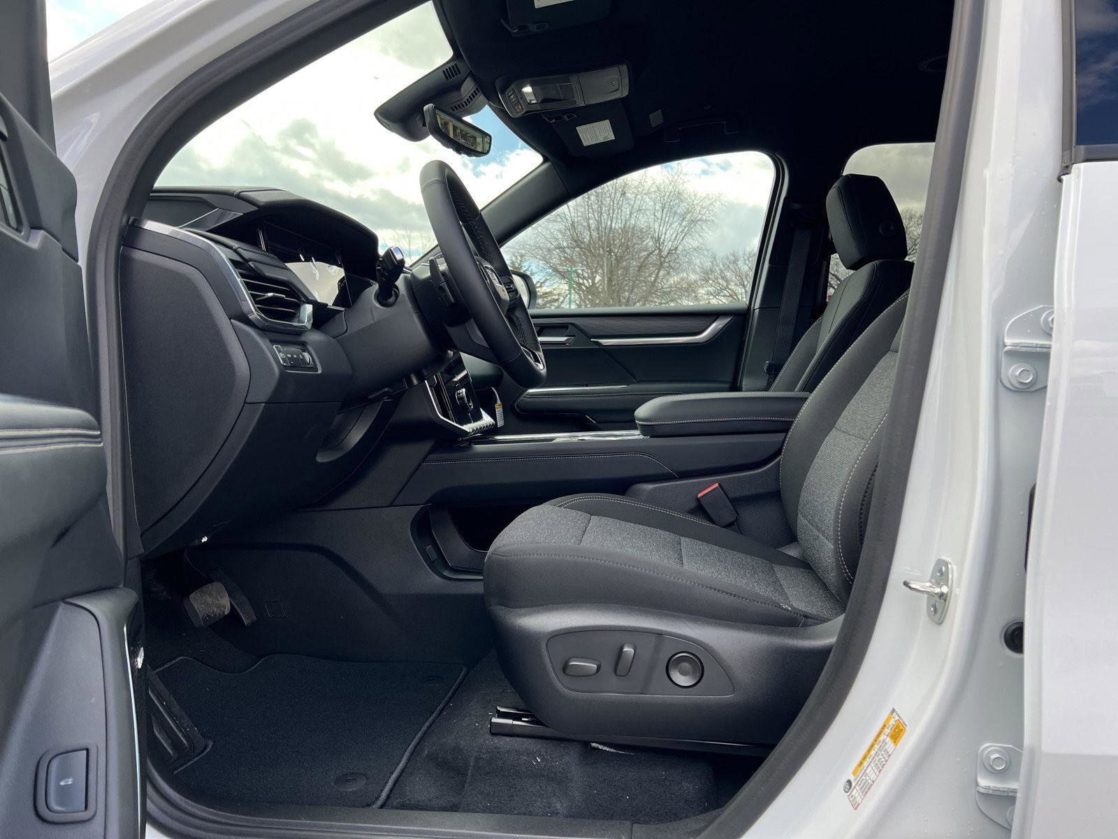 New 2026 GMC Acadia Elevation image 21