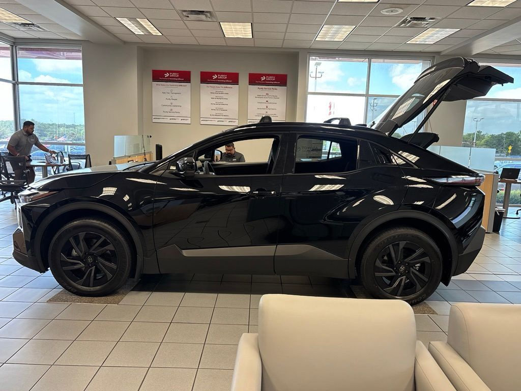 New 2026 Toyota C-HR AWD/4WD image 3