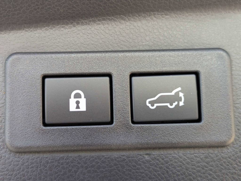 Certified 2025 Subaru Outback Limited w/ Popular Package #2 image 11