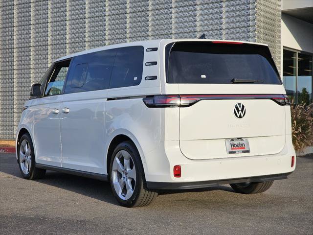 Used 2025 Volkswagen ID. Buzz Pro S RWD image 9