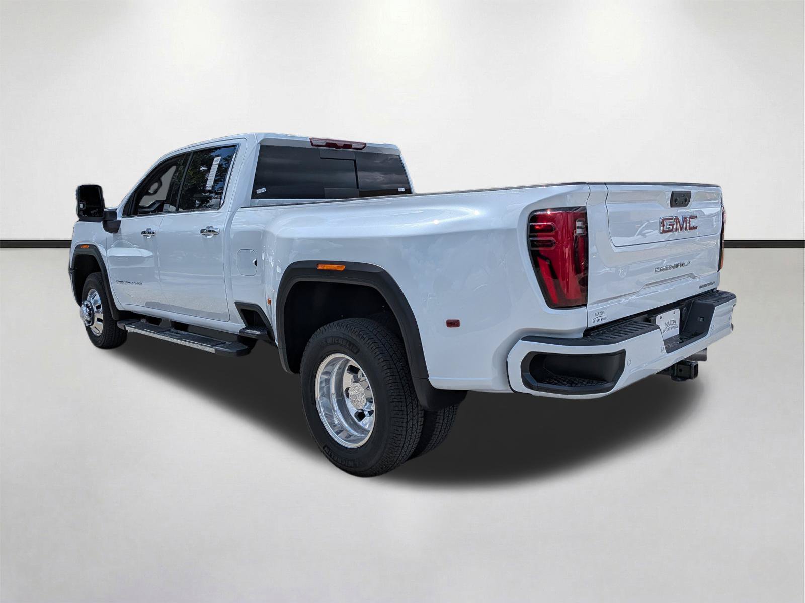 Used 2026 GMC Sierra 3500 Denali AWD/4WD image 6