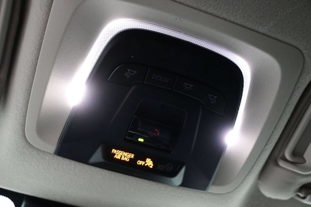 Used 2025 Toyota Corolla LE FWD image 25