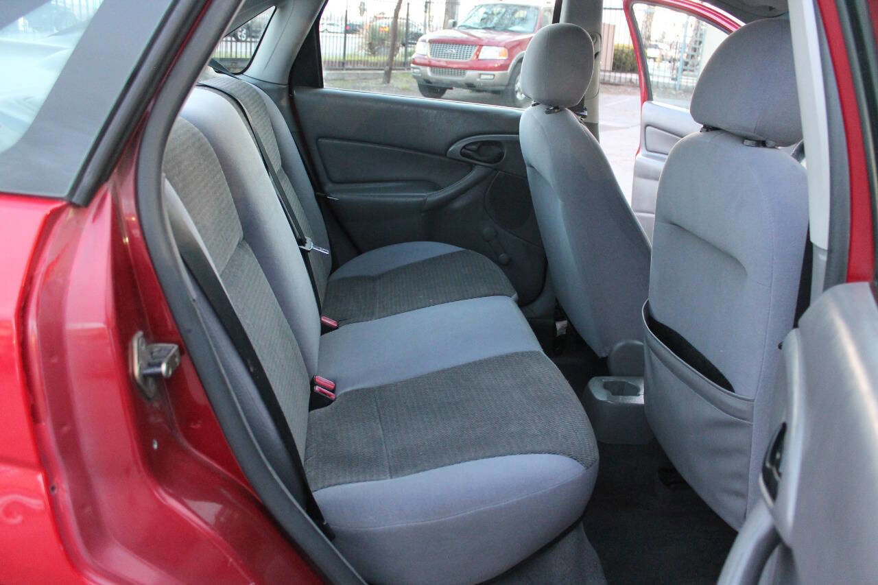 Used 2004 Ford Focus LX image 27