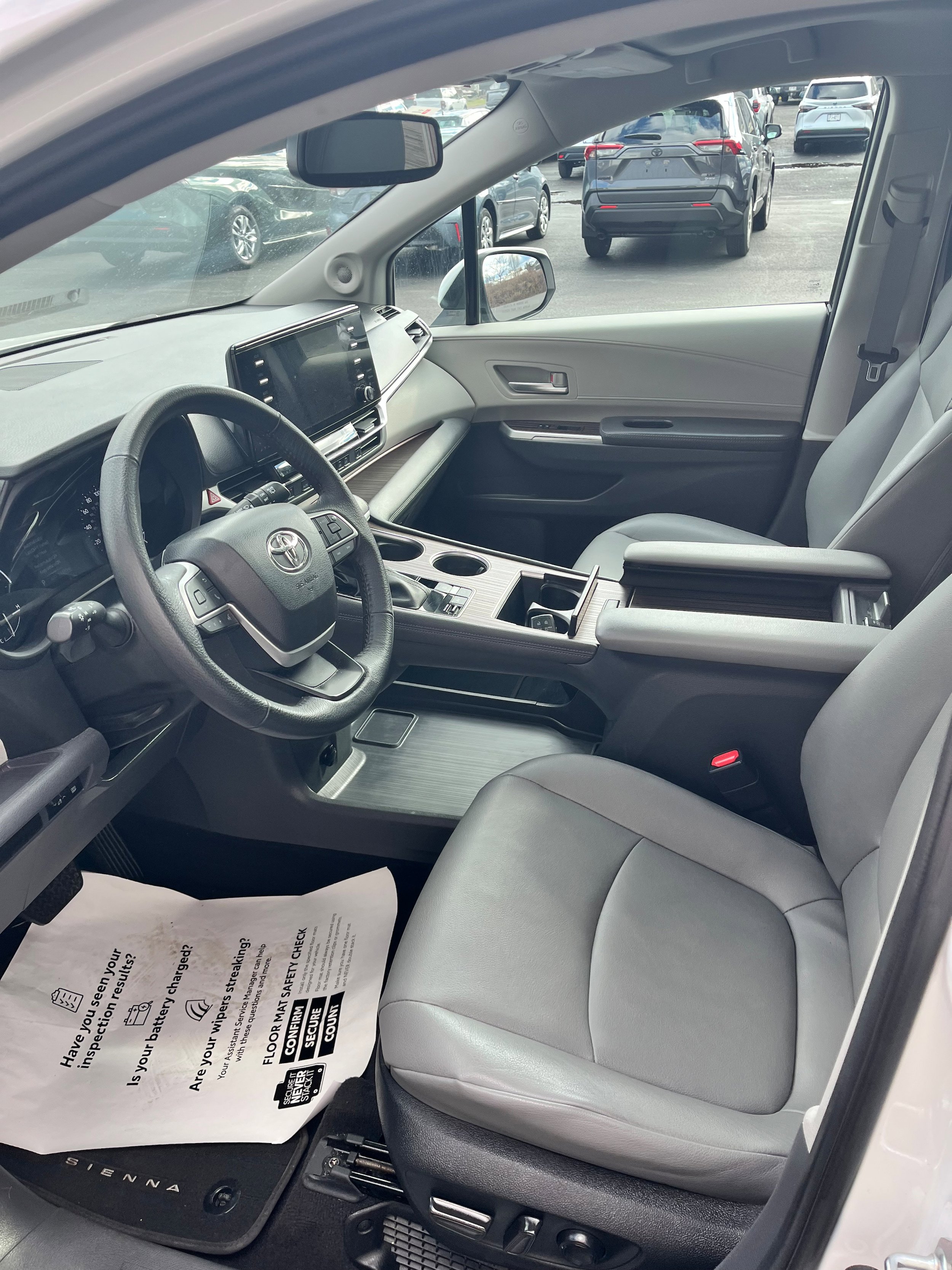 Certified 2023 Toyota Sienna XLE w/ XLE Plus Package AWD/4WD image 3