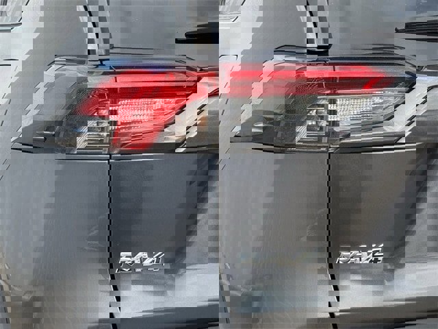 Used 2019 Toyota RAV4 LE w/ Carpet Mat Package image 6