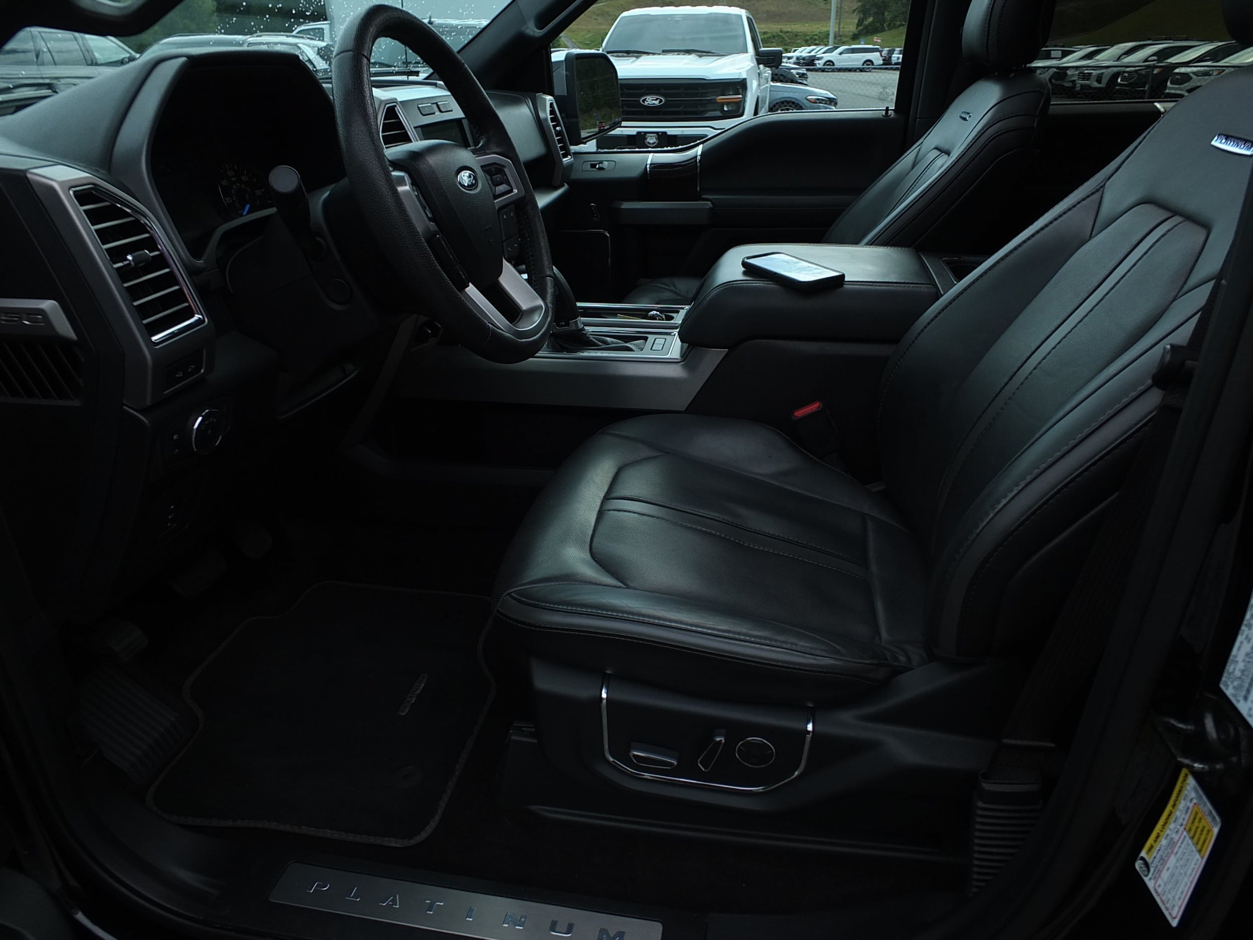 Used 2016 Ford F150 Platinum w/ Equipment Group 701A Luxury RWD image 14