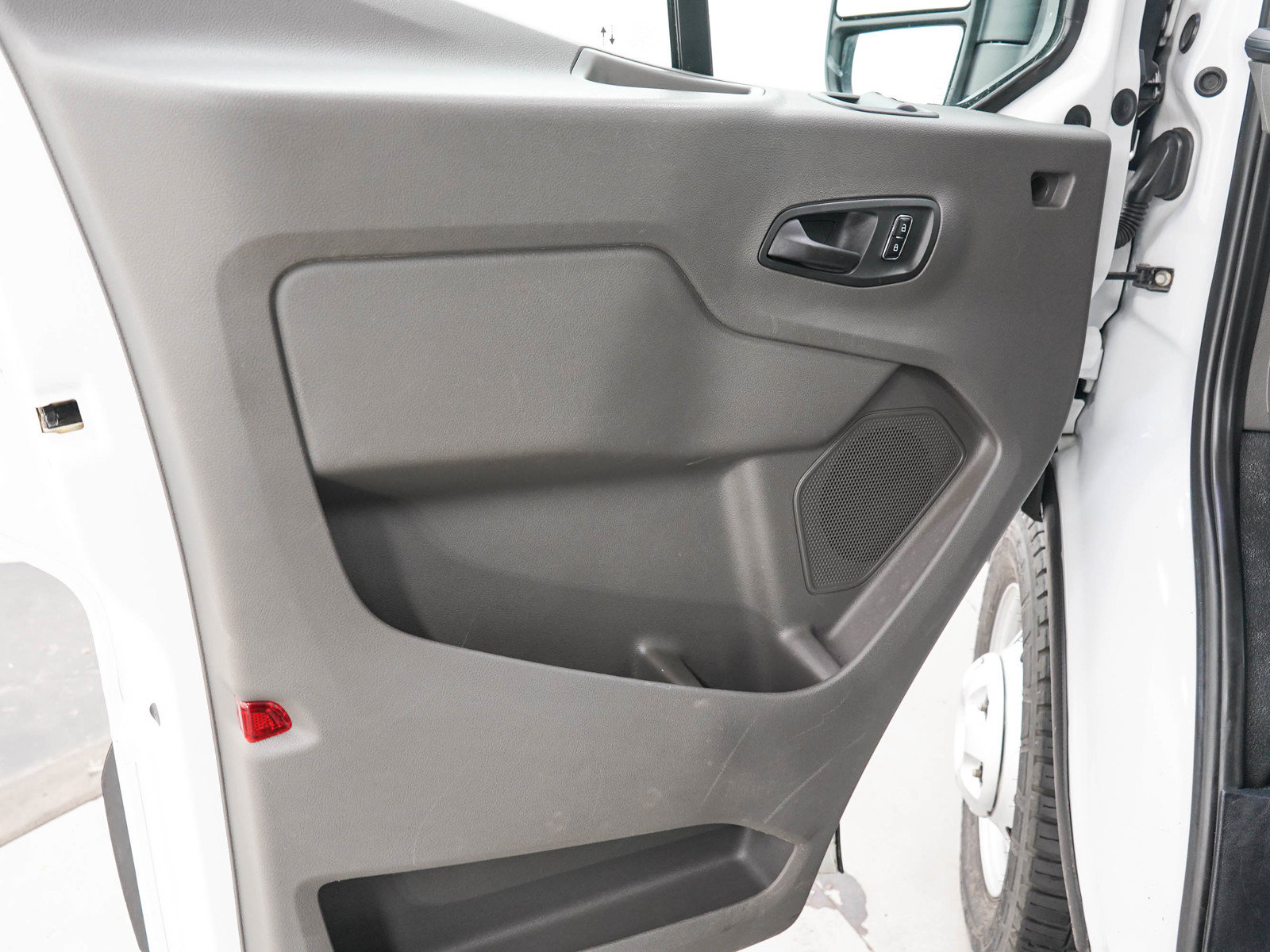 Used 2023 Ford Transit 250 Low Roof AWD w/ Exterior Upgrade Package image 15