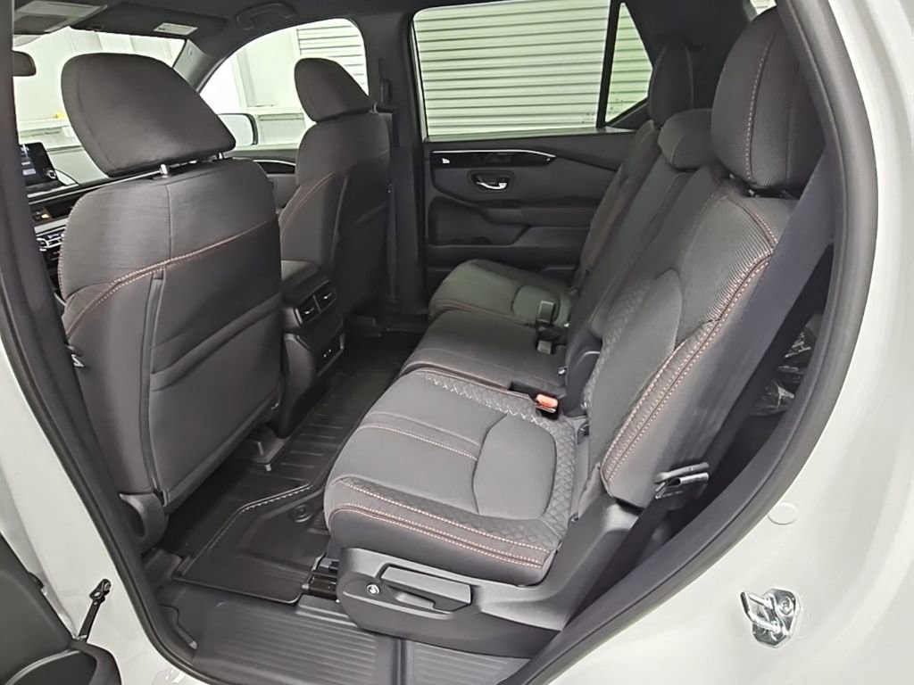 New 2025 Honda Pilot Sport image 27