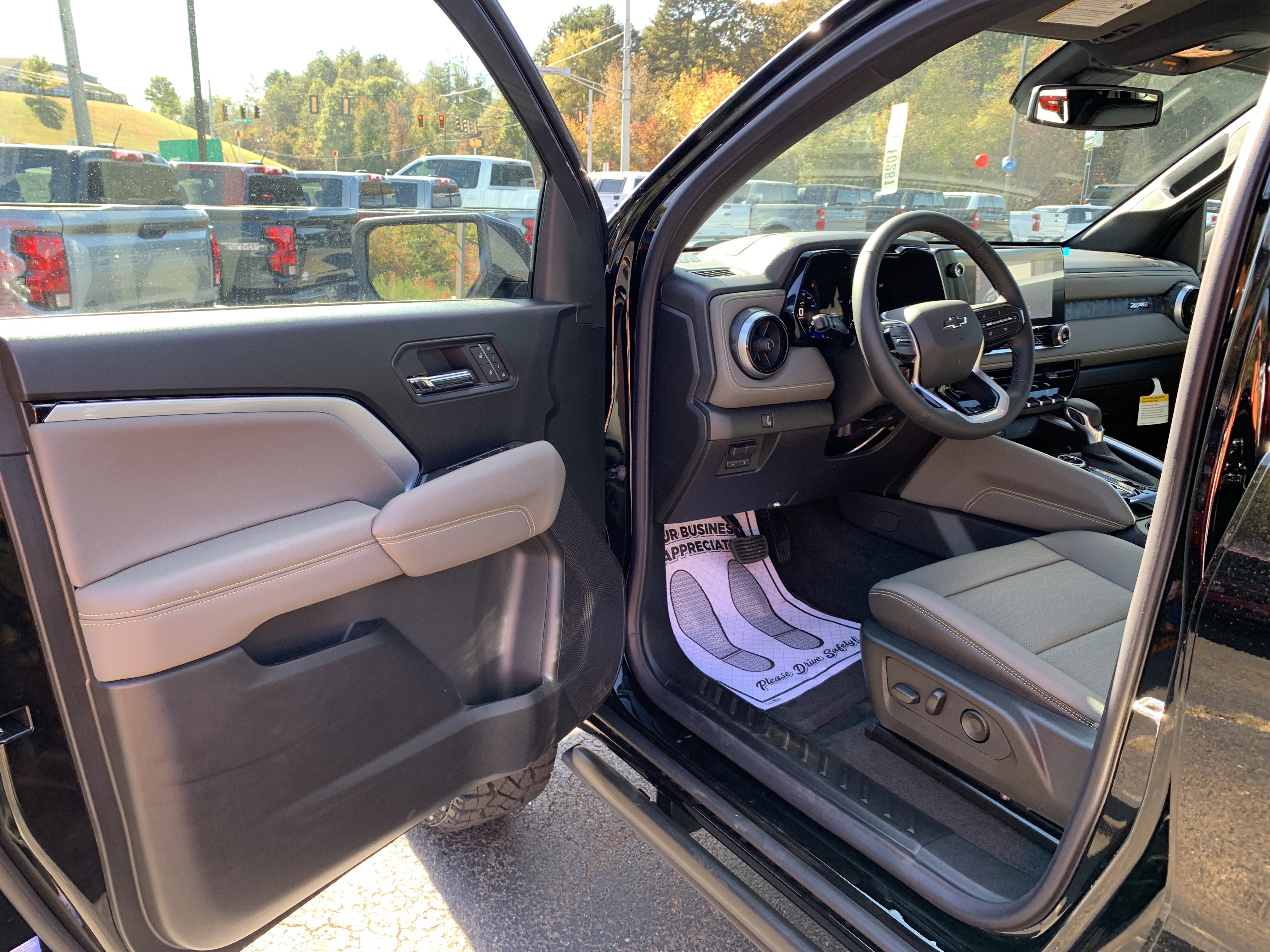 New 2026 Chevrolet Colorado ZR2 w/ Technology Package image 7