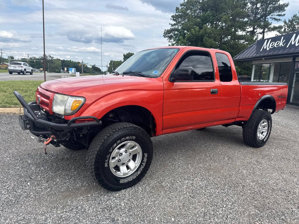 Used 2000 Toyota Tacoma PreRunner RWD image 2