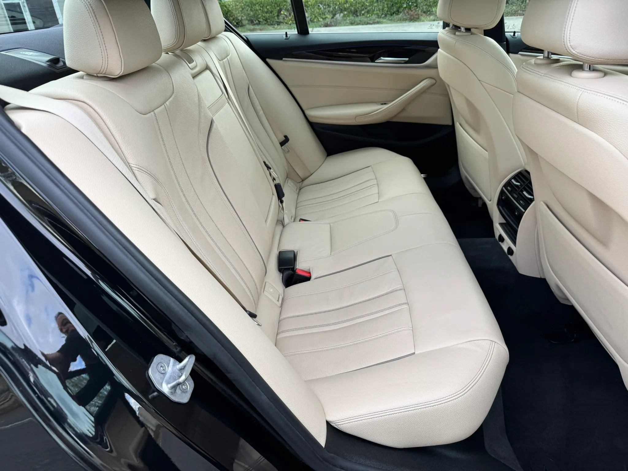 Used 2018 BMW 530e xDrive AWD/4WD image 25