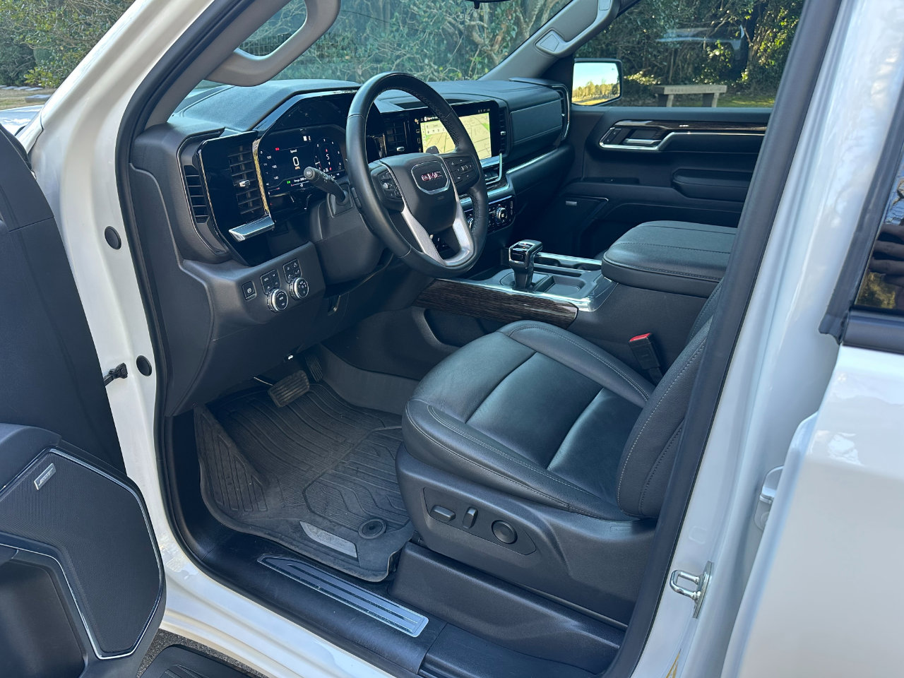 Used 2024 GMC Sierra 1500 Elevation w/ Elevation Premium Package image 11