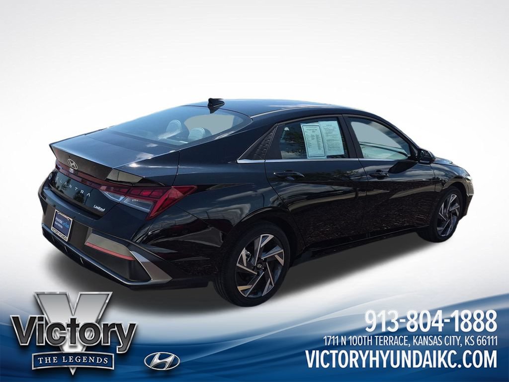 Used 2025 Hyundai Elantra Limited FWD image 5