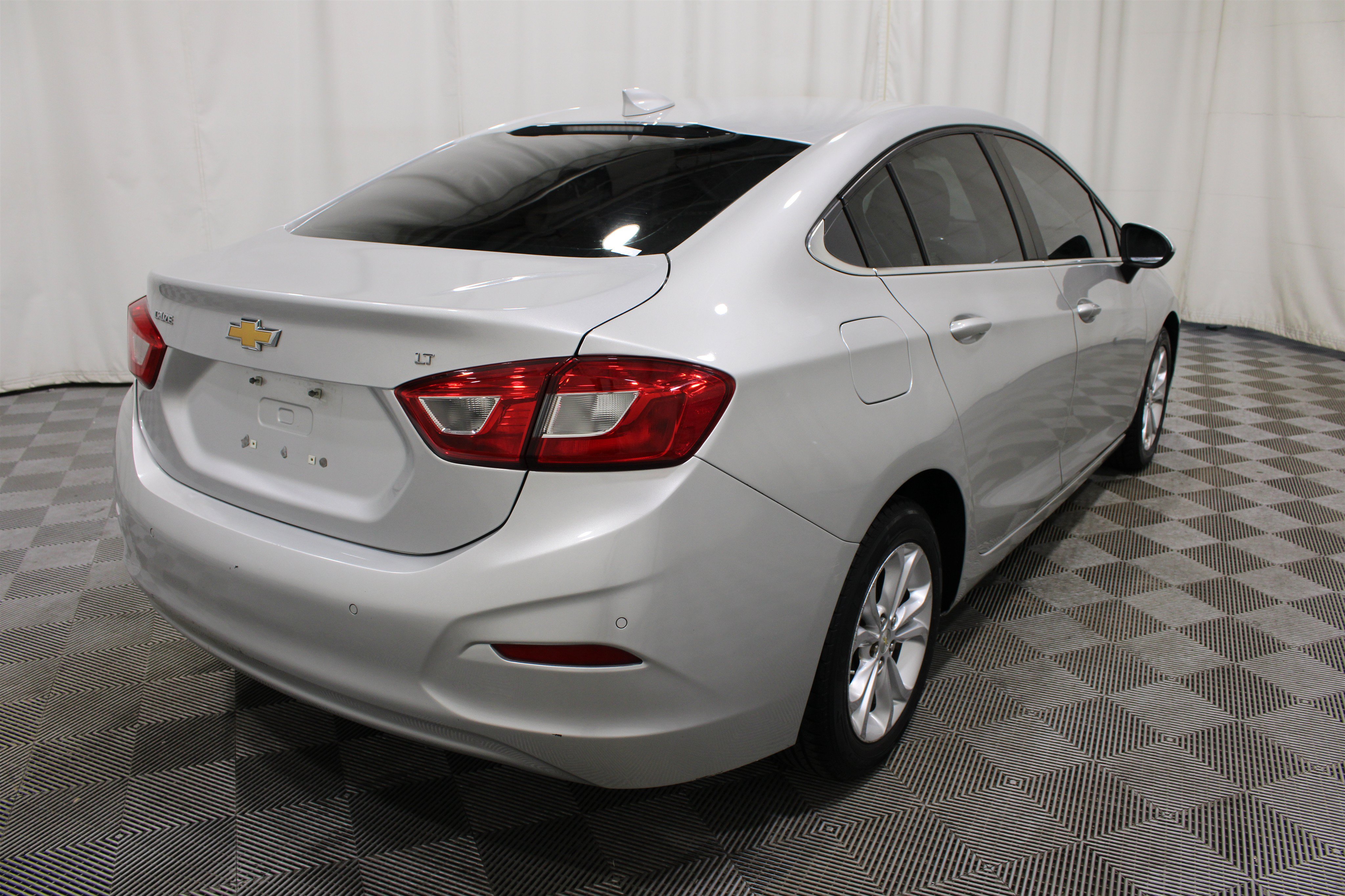 Used 2019 Chevrolet Cruze LT w/ Convenience Package FWD image 30