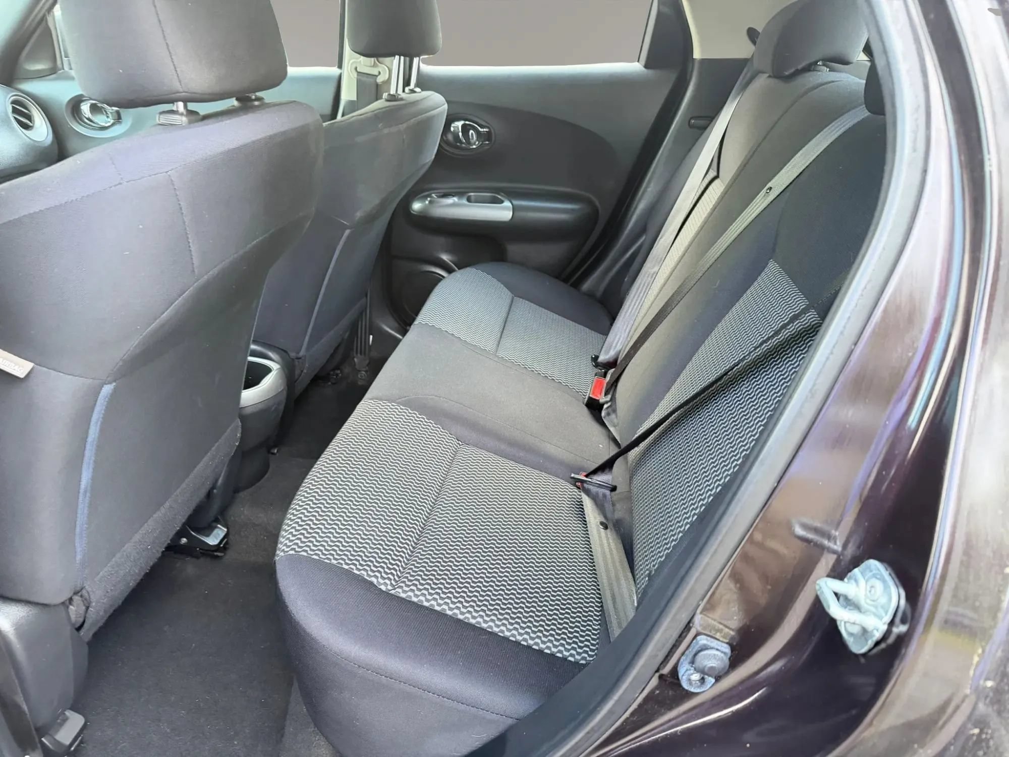 Used 2015 Nissan Juke S FWD image 10