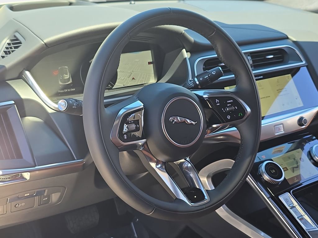 Certified 2024 Jaguar I-PACE R-Dynamic HSE image 16