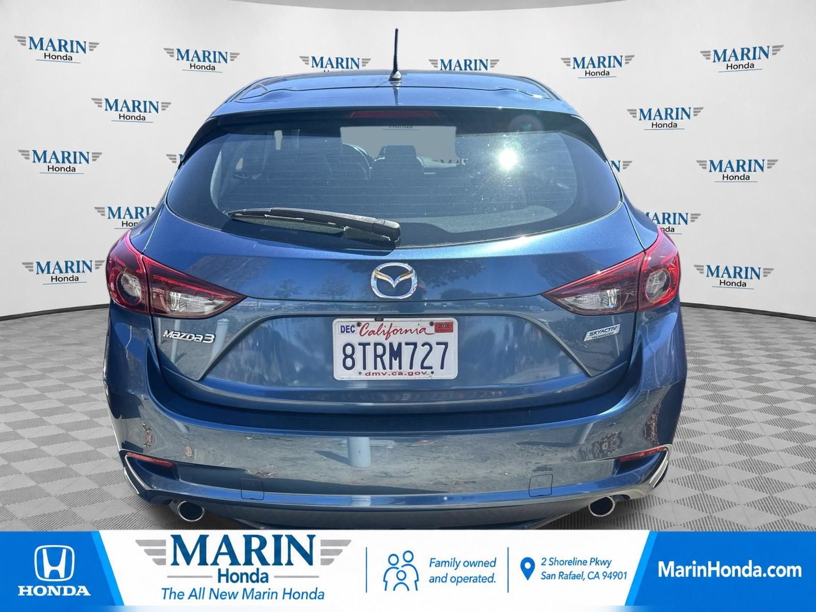Used 2018 MAZDA MAZDA3 Touring FWD image 3