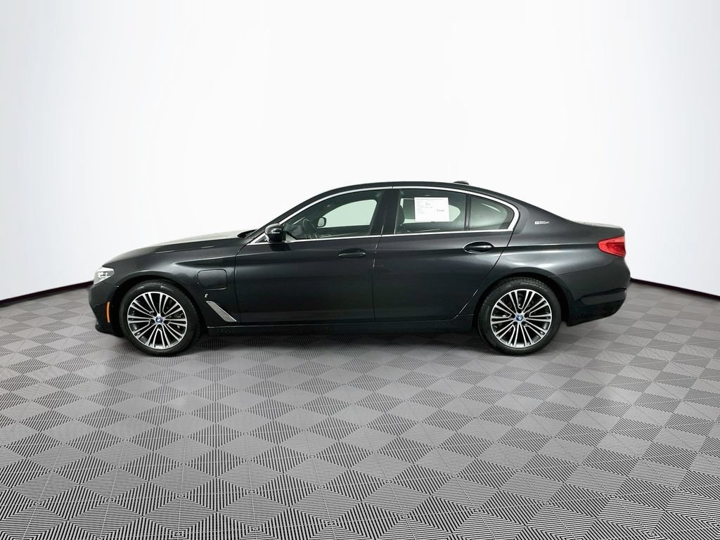 Used 2019 BMW 530e xDrive w/ Convenience Package AWD/4WD image 5