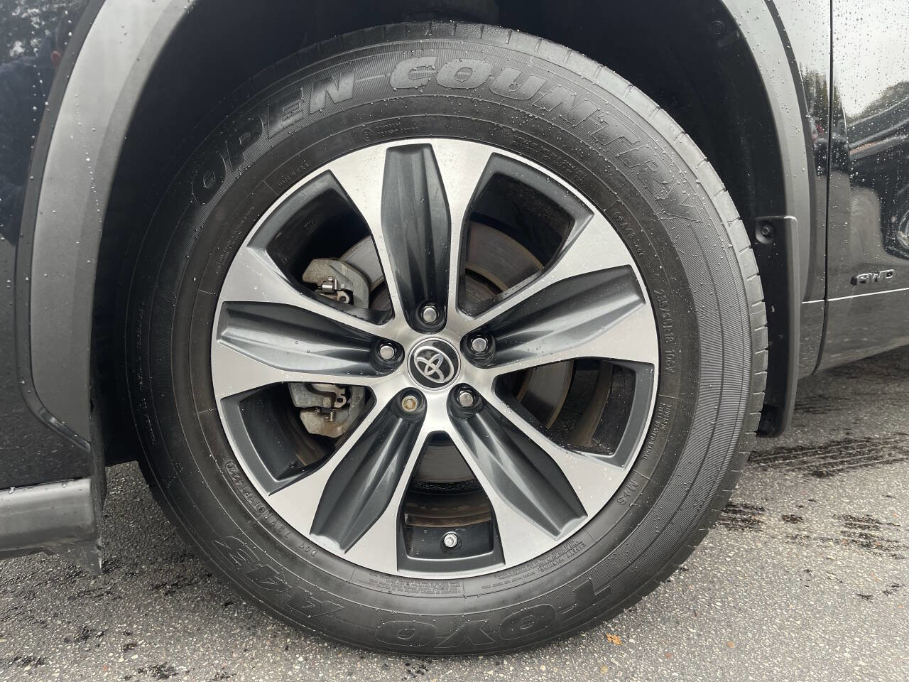 Used 2022 Toyota Highlander XLE image 30