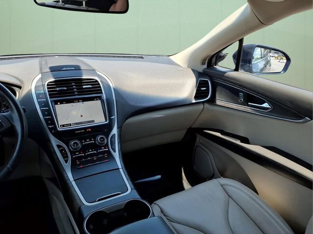 Used 2017 Lincoln MKX Select w/ MKX Climate Package AWD/4WD image 14